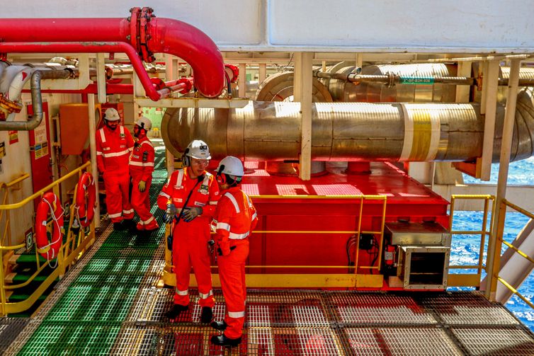 Chinesa CNOOC arrematou 500 mil barris de petróleo do pré-sal