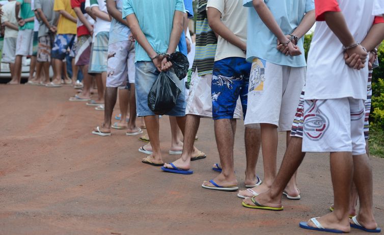 Governo do Rio fecha acordo no STF sobre apreensão de adolescentes