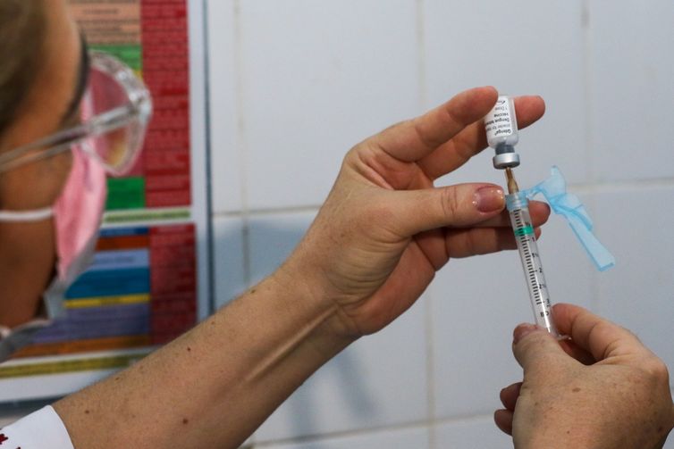 Seis capitais deram início à vacinação contra a dengue em crianças