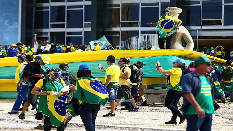 STF condena mais 29 réus pelos atos golpistas de 8/1