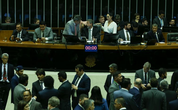 Câmara aprova fim da saidinha de presos; projeto vai à sanção 