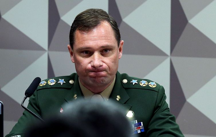 Mauro Cid sai preso após depoimento no STF