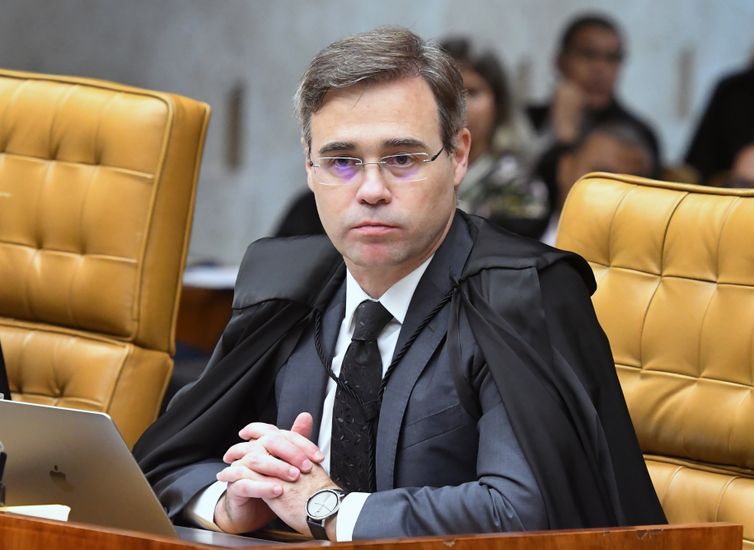 Mendonça vota contra descriminalização do porte de drogas