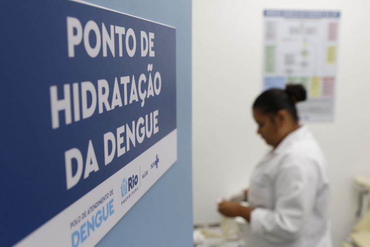 Sobe para 14 número de mortos por dengue no estado do Rio