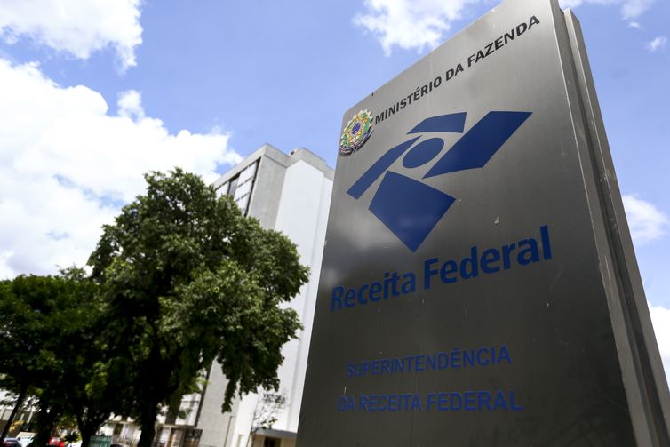 Autuações da Receita Federal sobem 65% em 2023 e somam R$ 225,5 bi