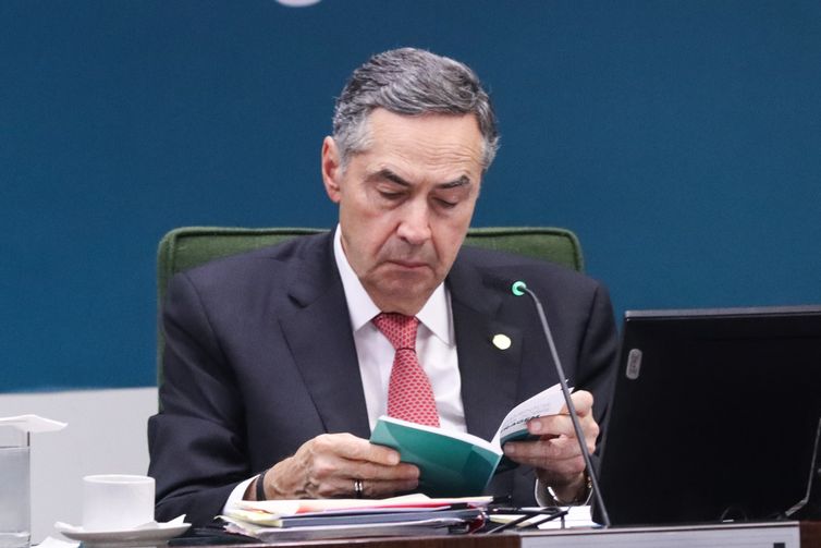 Barroso libera para julgamento processo sobre foro privilegiado 