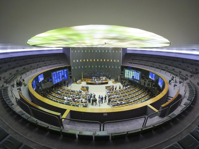 Câmara aprova novas regras para seguro obrigatório de veículos