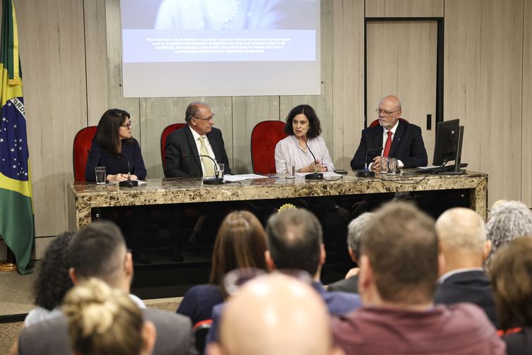 Plataforma reúne dados sobre pedidos de patentes do setor farmacêutico