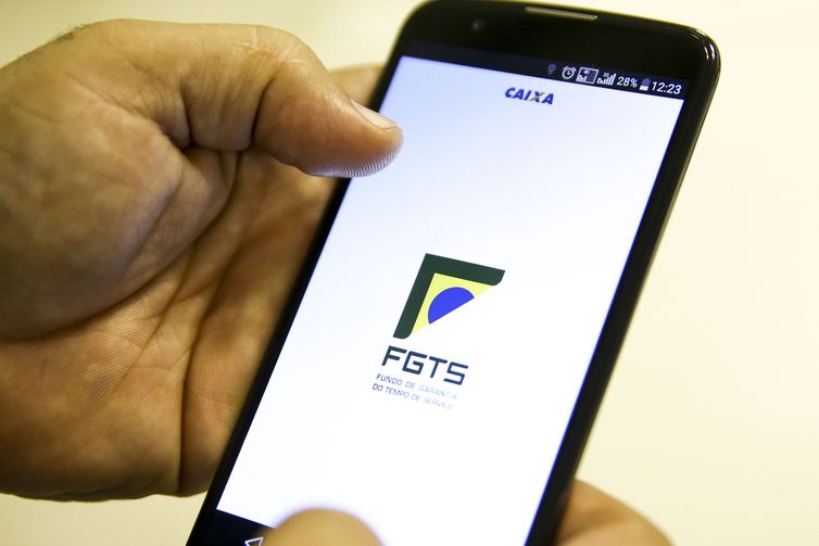 STF adia retomada do julgamento sobre correção do FGTS