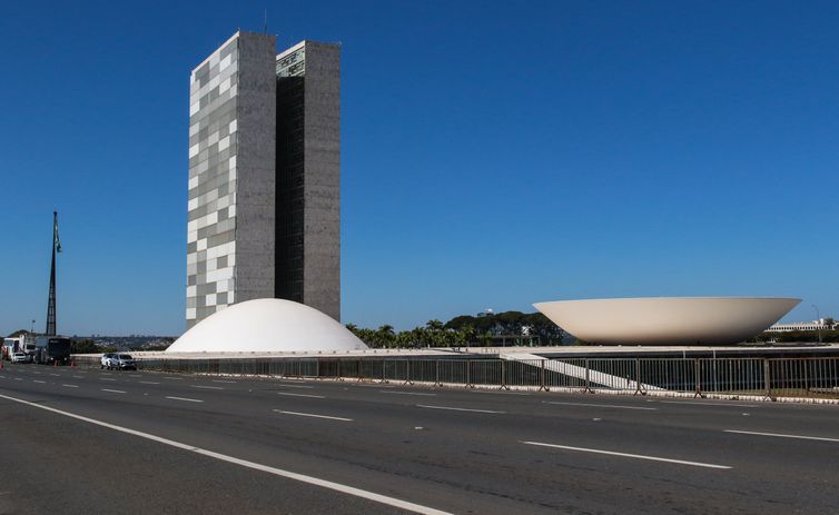 Senado pede ao STF para suspender liminar do impeachment de ministros